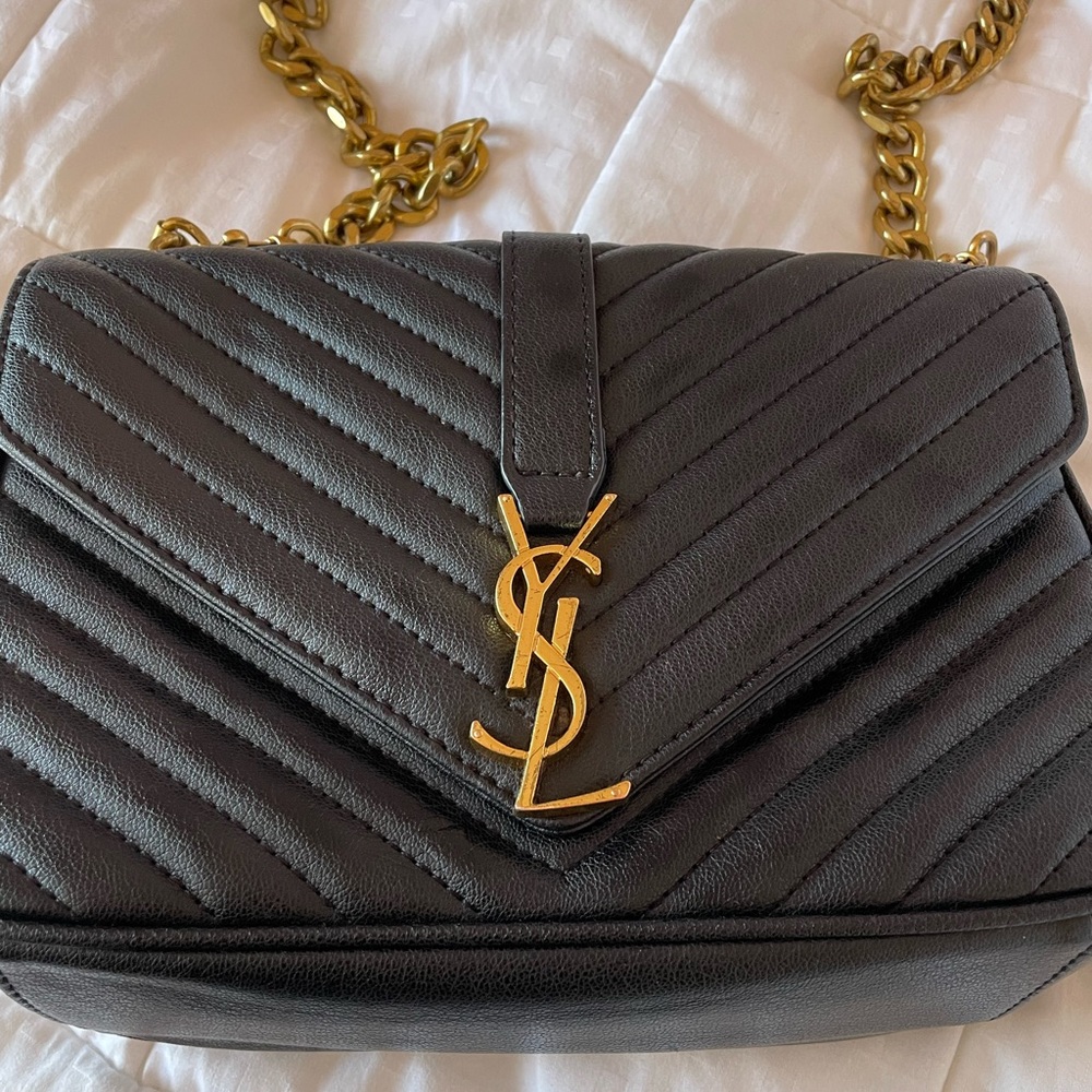 Medium College Shoulder Bag
SAINT LAURENT BLACK AUTHENTIC